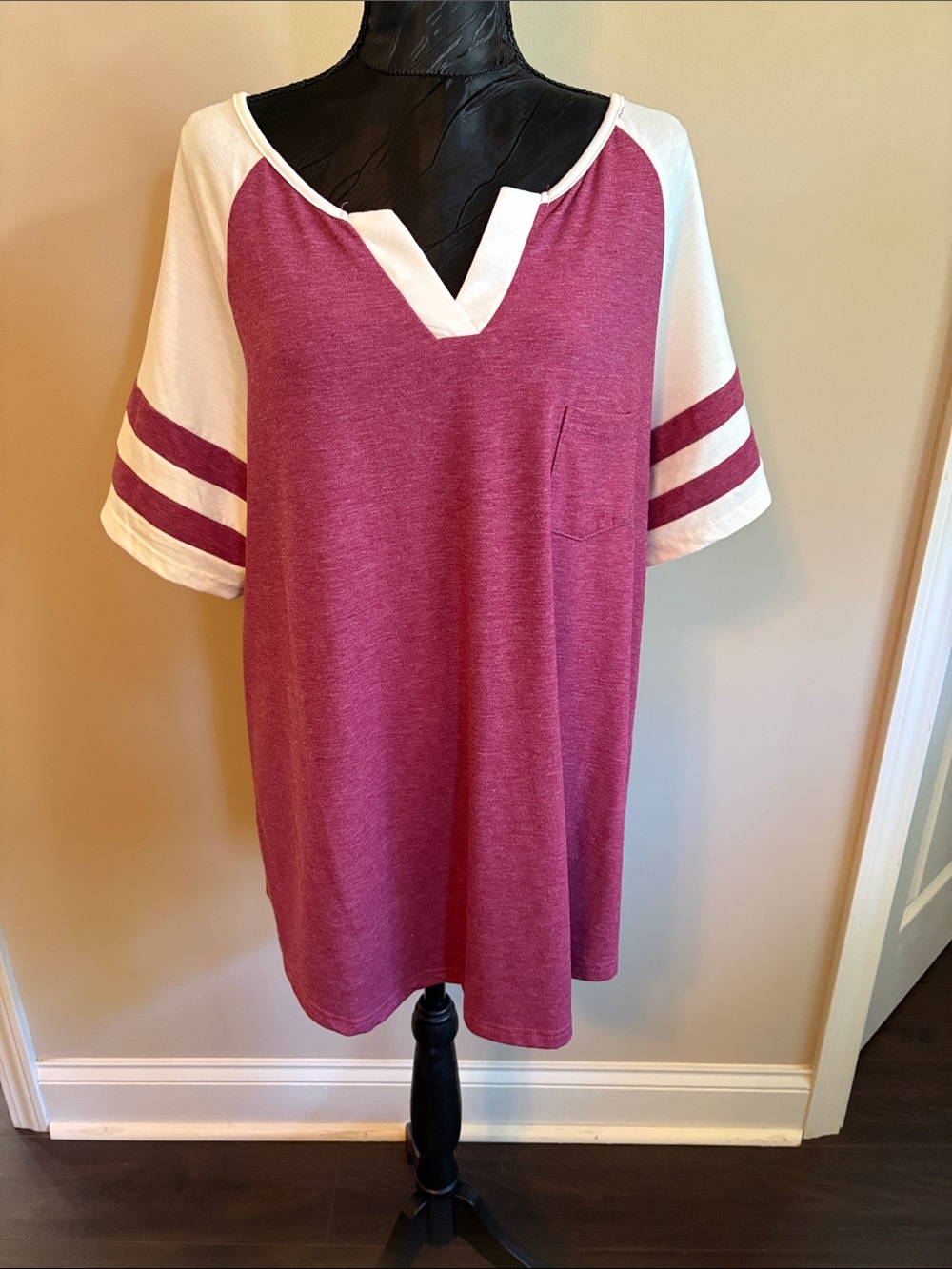 Relaxed V-Notch Short Sleeve Tee in Berry with White Sleeves